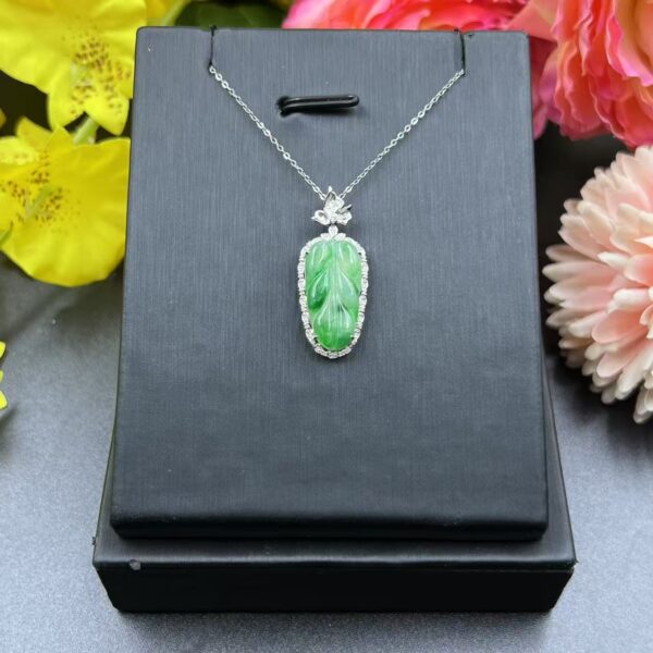 [Ciyuantang] Burmese Ice Green Jade Leaf｜Diamond-Embedded Silver Clasp｜Buddhist Protective Amulet Five Elements Energy Jewelry Fortune Attraction Zodiac Compatibility Feng Shui Energy