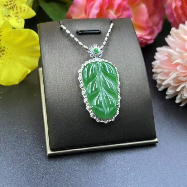 [Ciyuantang] Imperial Green Jade Leaf Pendant｜Diamond-Embedded Silver Base｜Buddhist Protective Amulet Five Elements Energy Jewelry Fortune Attraction Career Success - Image 2