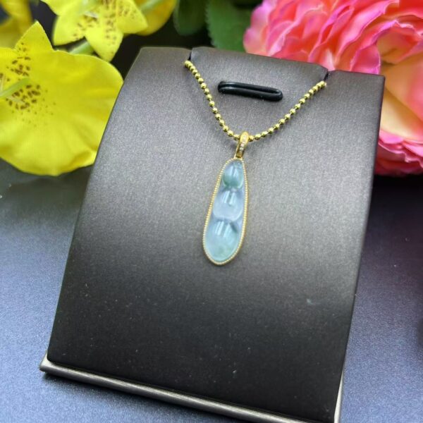 [Ciyuantang] Ice Green Jade Fortune Bean Necklace｜Diamond-Inlaid Gold Base｜Buddhist Protective Amulet Five Elements Energy Jewelry Fortune Attraction Career Success Auspiciousness