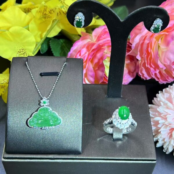 [Ciyuantang] Burmese Ice Green Jade Buddha Statue Set｜Necklace + Gourd Earrings + Egg Face Ring｜Buddhist Protective Amulet Five Elements Energy Jewelry Fortune Attraction Zodiac Compatibility Feng Shui Energy